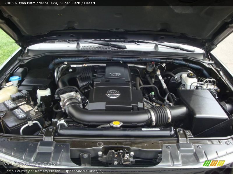Super Black / Desert 2006 Nissan Pathfinder SE 4x4