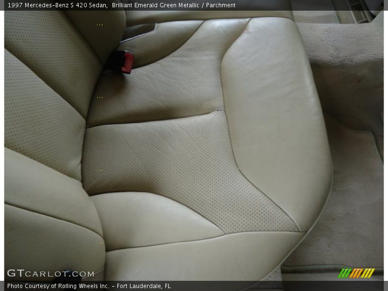 Brilliant Emerald Green Metallic / Parchment 1997 Mercedes-Benz S 420 Sedan