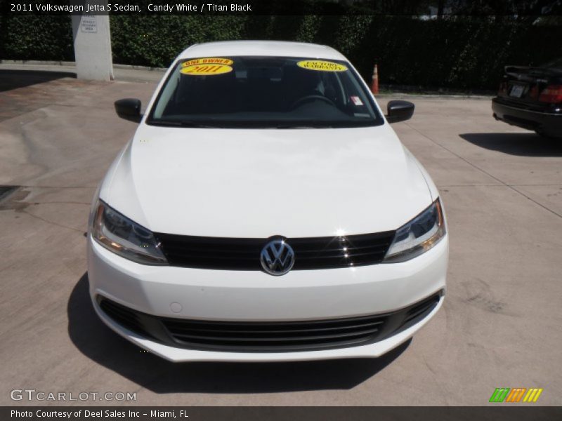 Candy White / Titan Black 2011 Volkswagen Jetta S Sedan