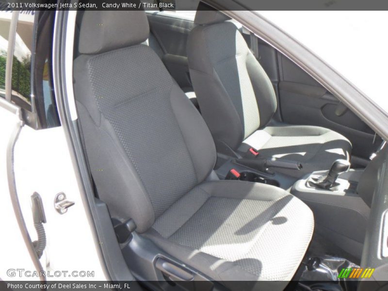 Candy White / Titan Black 2011 Volkswagen Jetta S Sedan
