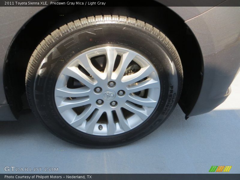 Predawn Gray Mica / Light Gray 2011 Toyota Sienna XLE