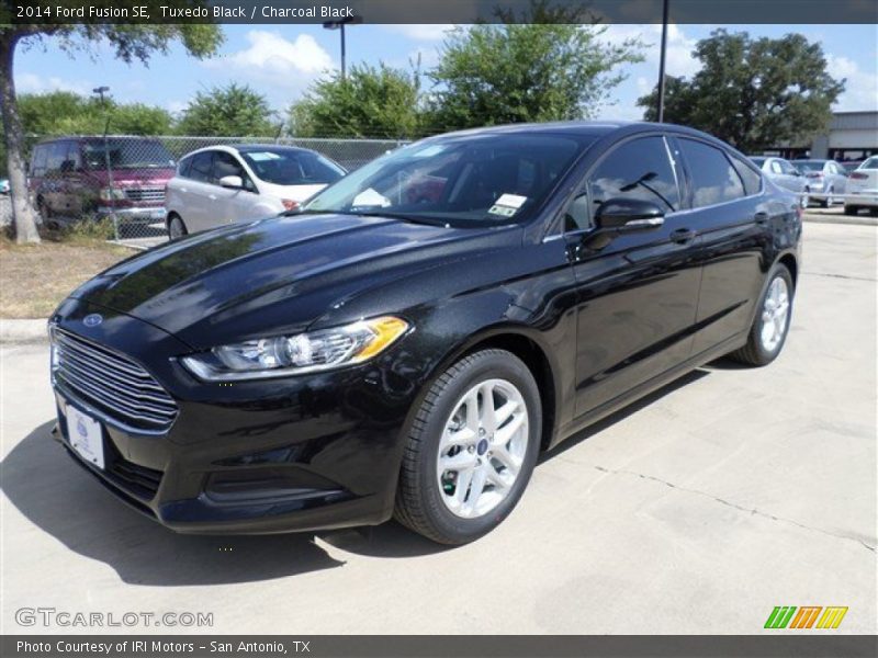 Tuxedo Black / Charcoal Black 2014 Ford Fusion SE