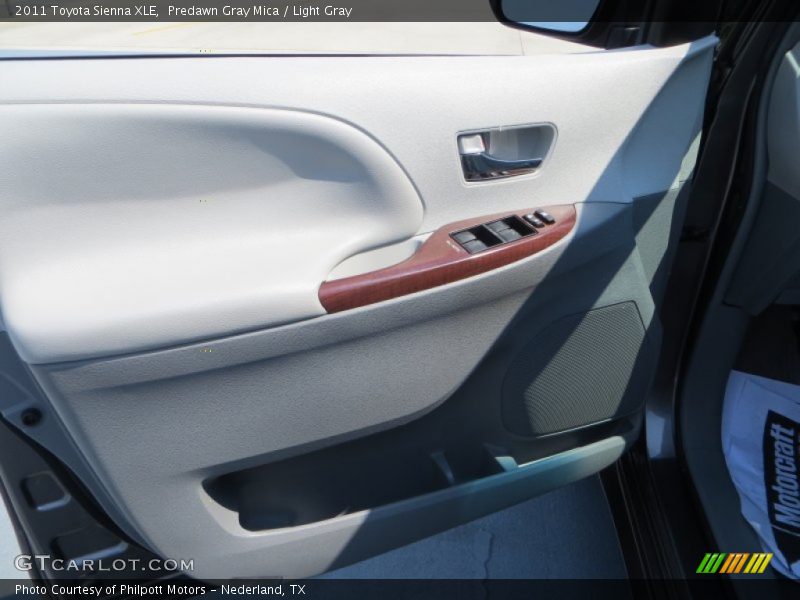 Predawn Gray Mica / Light Gray 2011 Toyota Sienna XLE