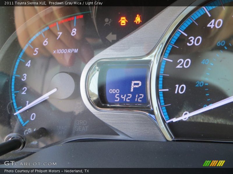 Predawn Gray Mica / Light Gray 2011 Toyota Sienna XLE