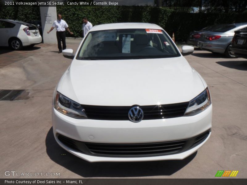 Candy White / Cornsilk Beige 2011 Volkswagen Jetta SE Sedan