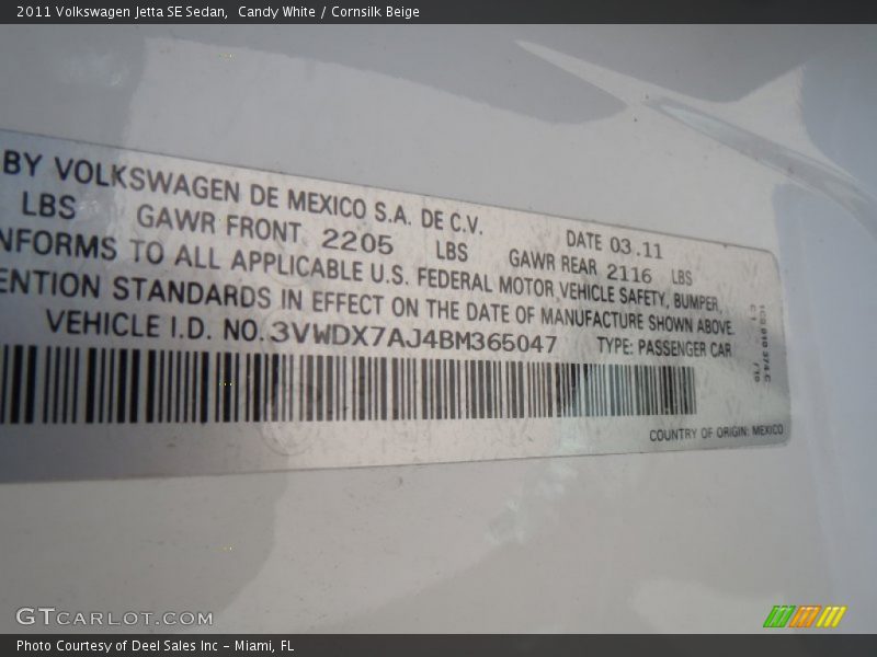 Candy White / Cornsilk Beige 2011 Volkswagen Jetta SE Sedan