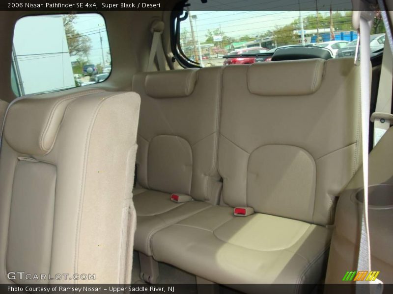 Super Black / Desert 2006 Nissan Pathfinder SE 4x4
