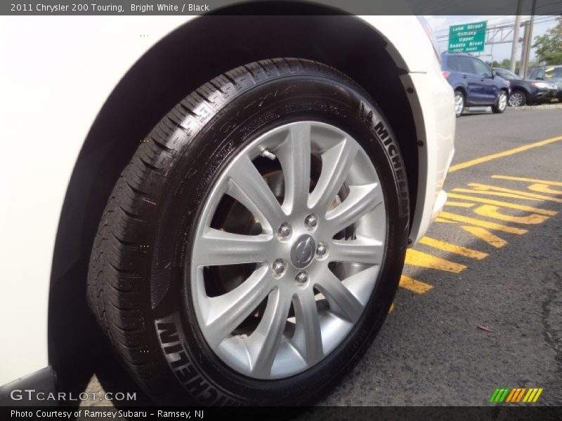 Bright White / Black 2011 Chrysler 200 Touring