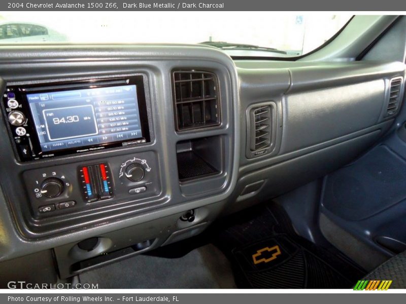 Dark Blue Metallic / Dark Charcoal 2004 Chevrolet Avalanche 1500 Z66