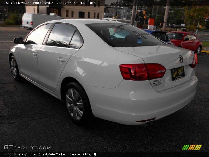 Candy White / Titan Black 2013 Volkswagen Jetta SE Sedan