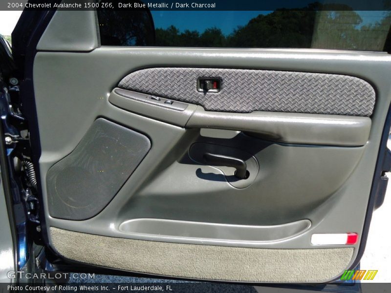 Dark Blue Metallic / Dark Charcoal 2004 Chevrolet Avalanche 1500 Z66