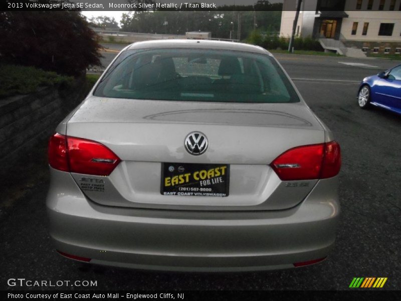 Moonrock Silver Metallic / Titan Black 2013 Volkswagen Jetta SE Sedan