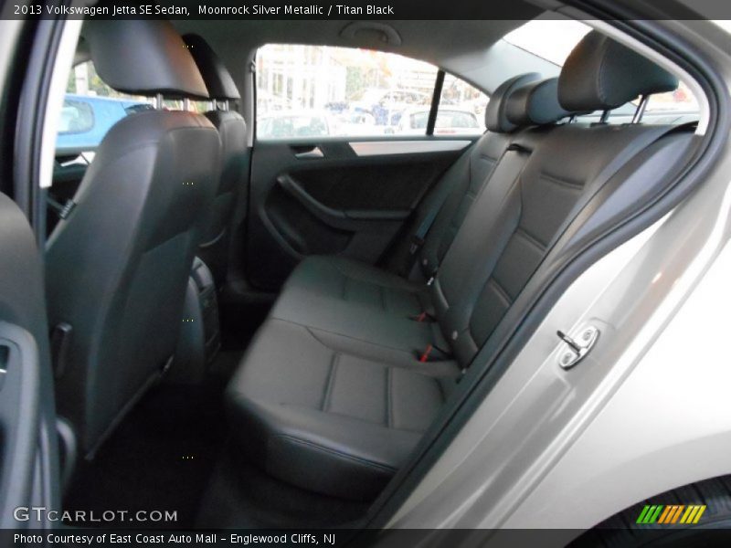 Moonrock Silver Metallic / Titan Black 2013 Volkswagen Jetta SE Sedan