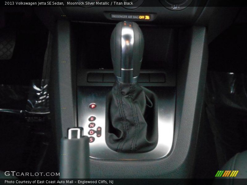 Moonrock Silver Metallic / Titan Black 2013 Volkswagen Jetta SE Sedan