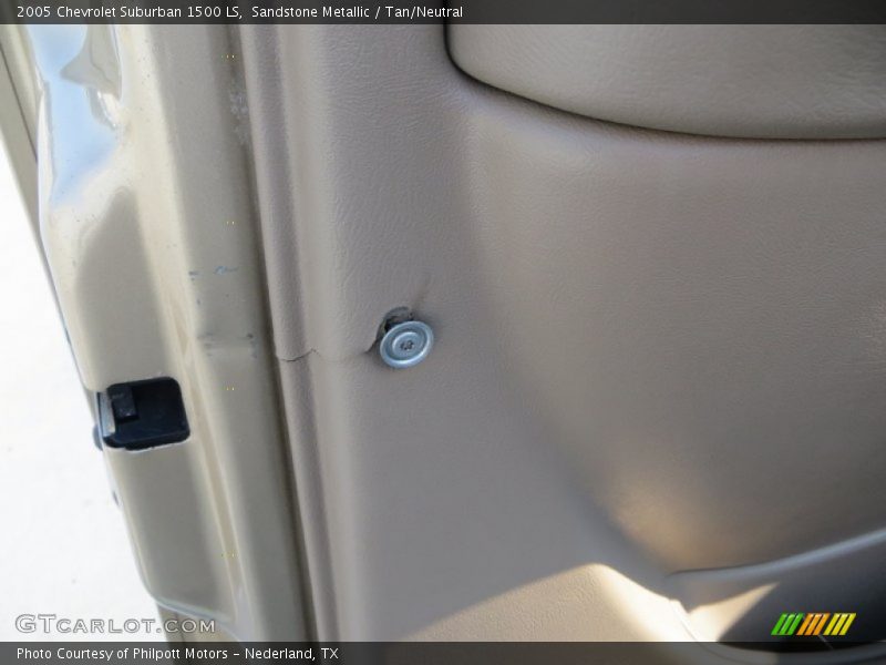 Sandstone Metallic / Tan/Neutral 2005 Chevrolet Suburban 1500 LS