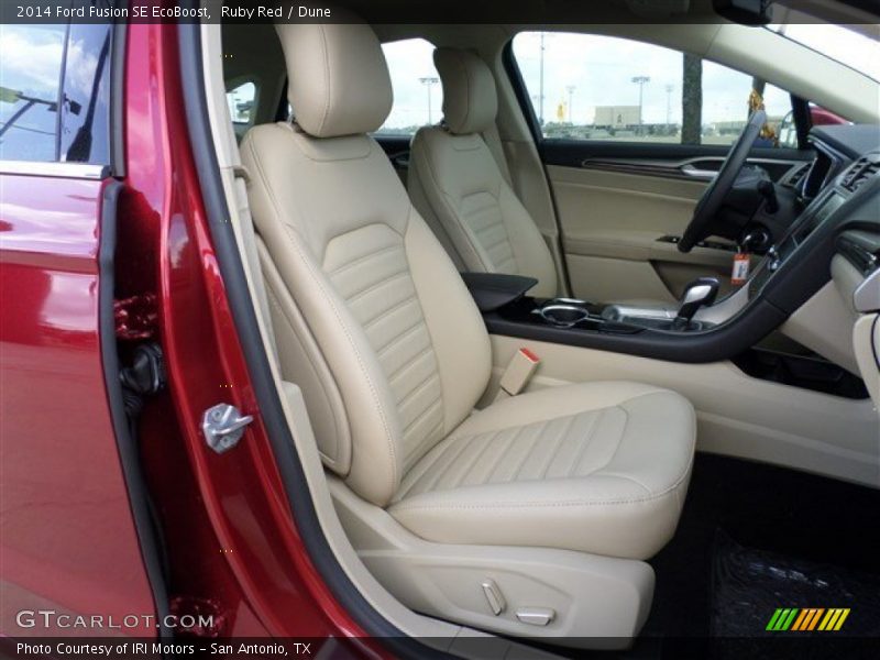 Front Seat of 2014 Fusion SE EcoBoost
