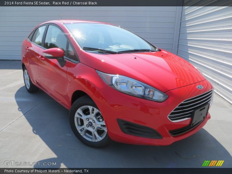 Race Red / Charcoal Black 2014 Ford Fiesta SE Sedan