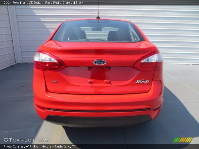 Race Red / Charcoal Black 2014 Ford Fiesta SE Sedan