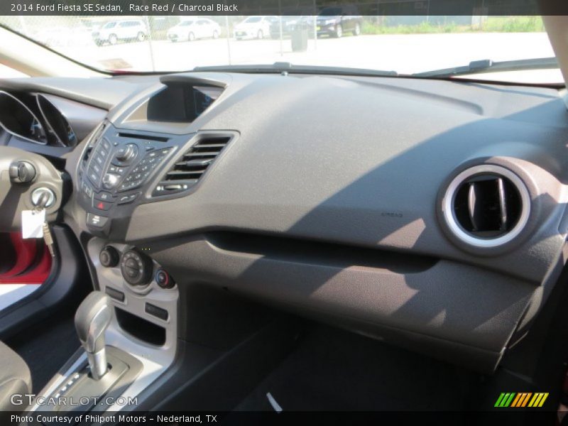 Race Red / Charcoal Black 2014 Ford Fiesta SE Sedan