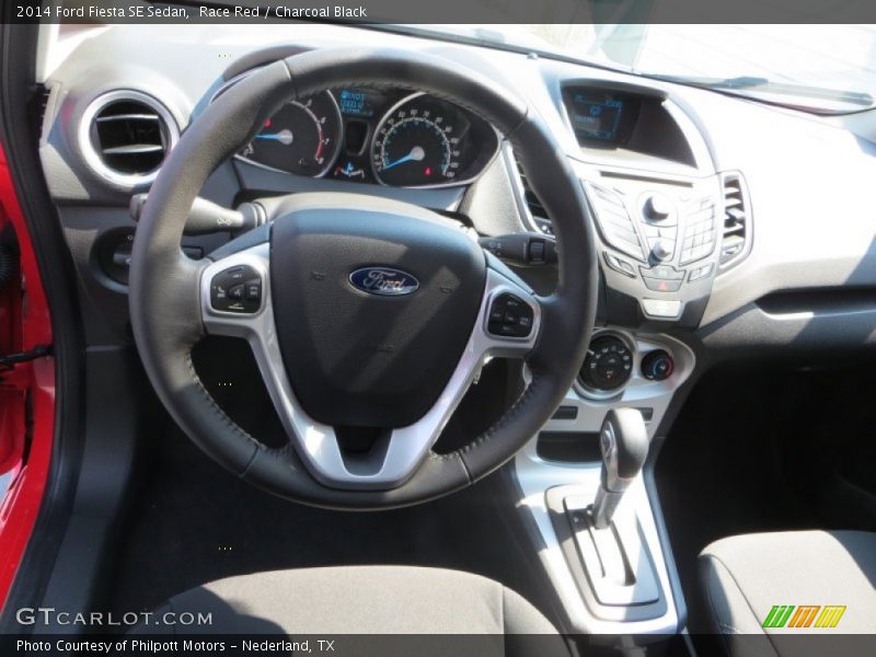 Race Red / Charcoal Black 2014 Ford Fiesta SE Sedan