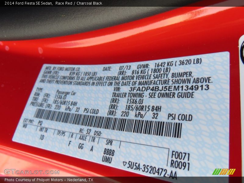 Race Red / Charcoal Black 2014 Ford Fiesta SE Sedan