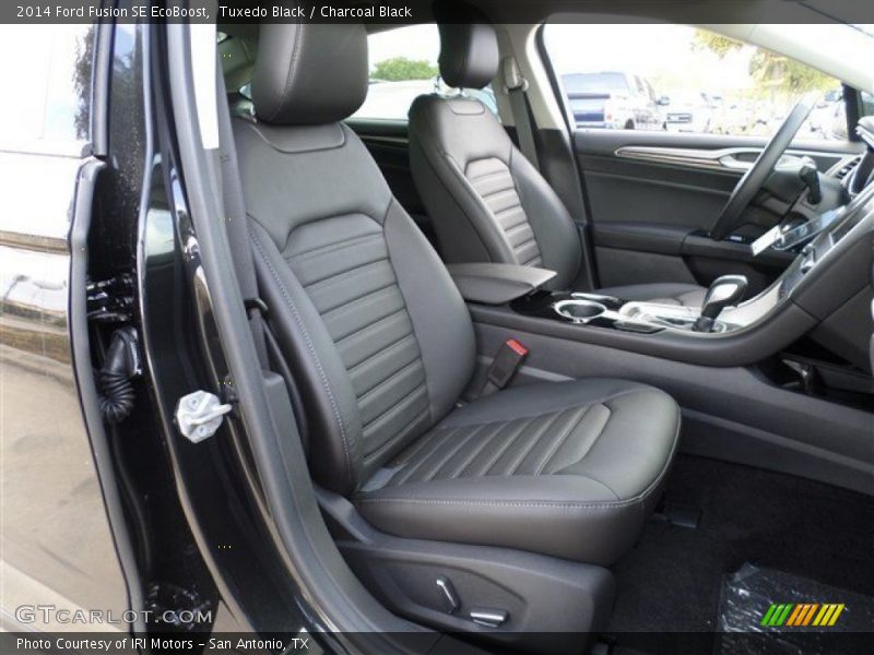 Front Seat of 2014 Fusion SE EcoBoost