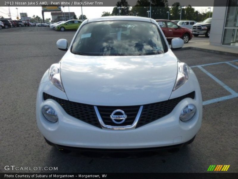 Pearl White / Black/Silver Trim 2013 Nissan Juke S AWD