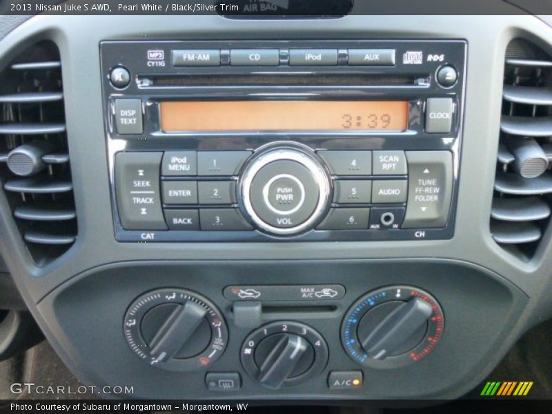 Pearl White / Black/Silver Trim 2013 Nissan Juke S AWD