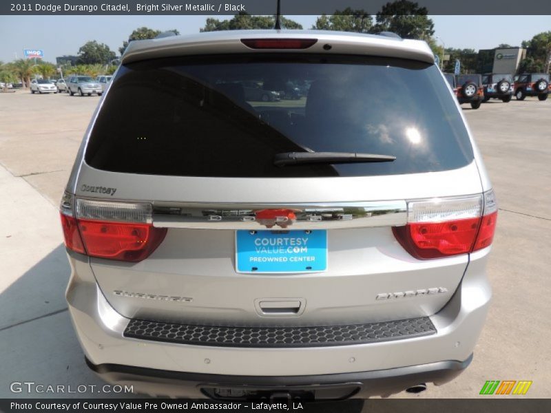 Bright Silver Metallic / Black 2011 Dodge Durango Citadel