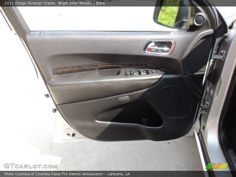 Bright Silver Metallic / Black 2011 Dodge Durango Citadel