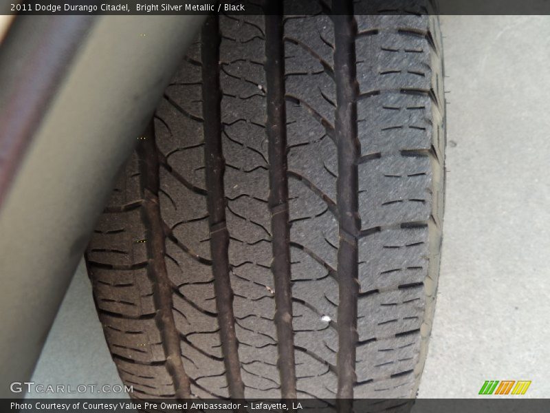 Bright Silver Metallic / Black 2011 Dodge Durango Citadel