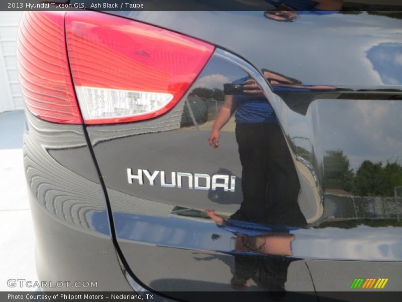 Ash Black / Taupe 2013 Hyundai Tucson GLS