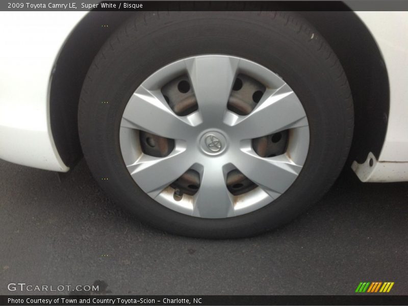 Super White / Bisque 2009 Toyota Camry LE