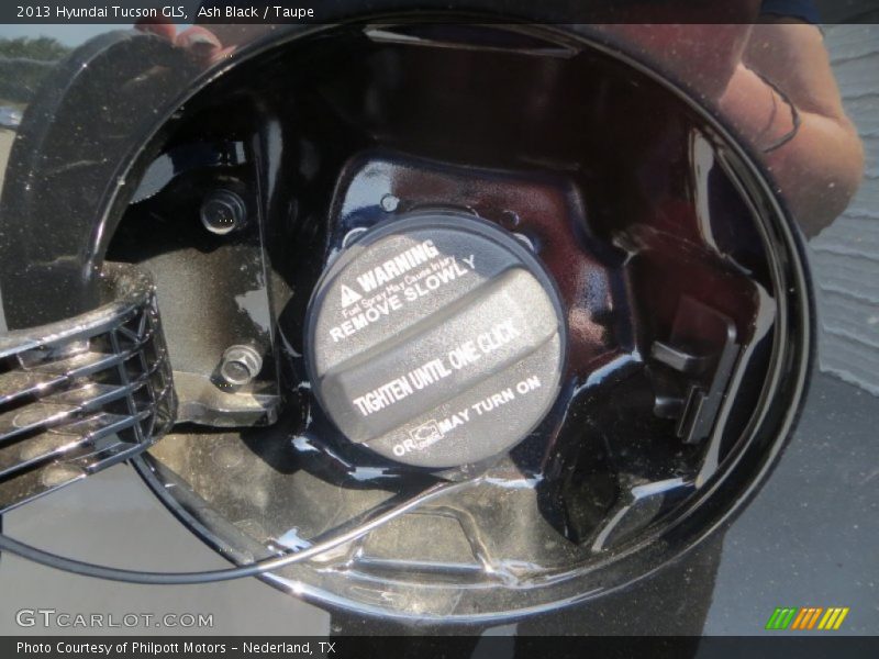 Ash Black / Taupe 2013 Hyundai Tucson GLS