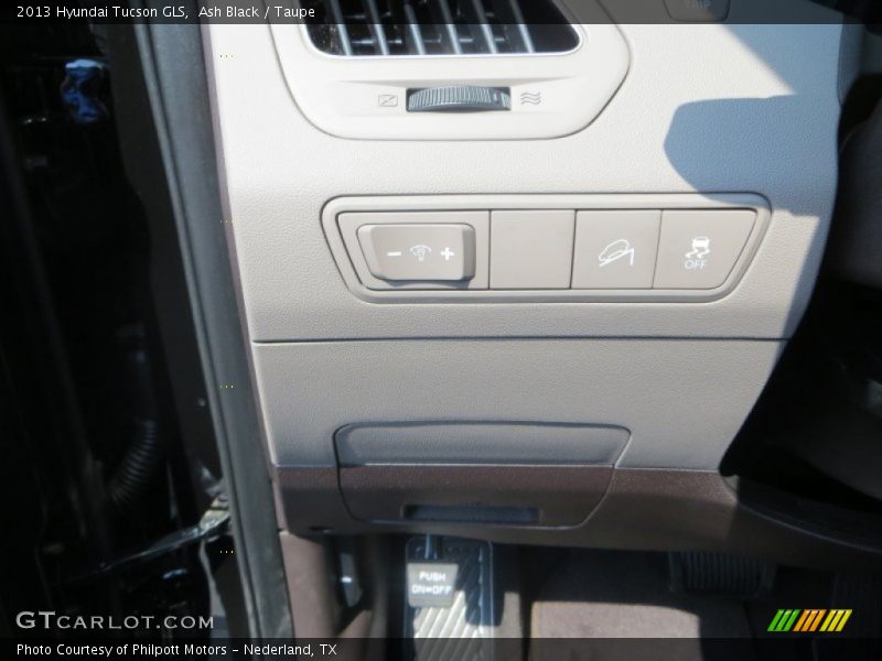 Ash Black / Taupe 2013 Hyundai Tucson GLS