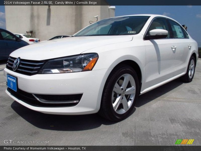 Candy White / Cornsilk Beige 2014 Volkswagen Passat 2.5L SE