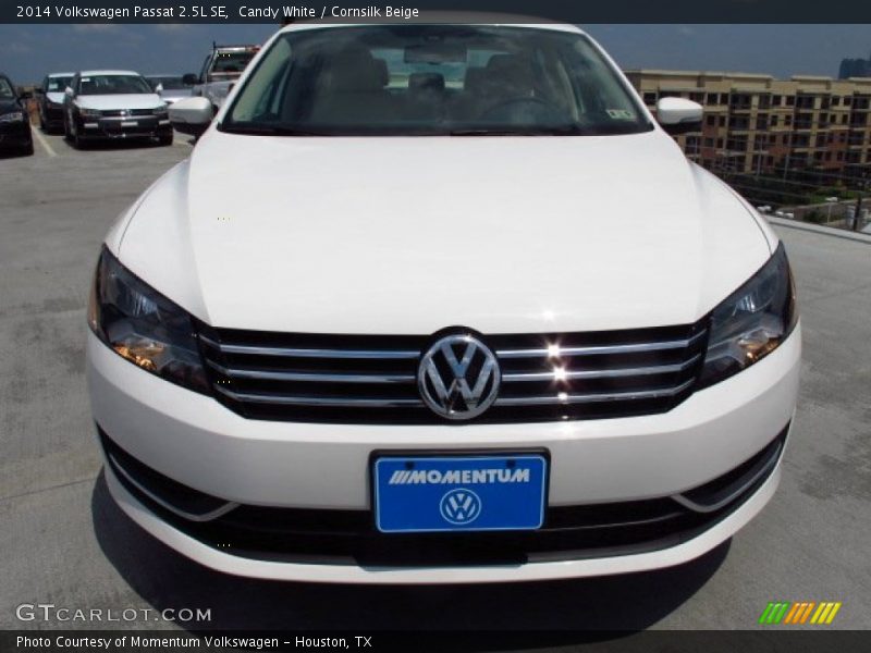 Candy White / Cornsilk Beige 2014 Volkswagen Passat 2.5L SE