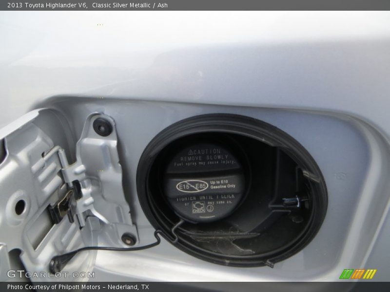 Classic Silver Metallic / Ash 2013 Toyota Highlander V6