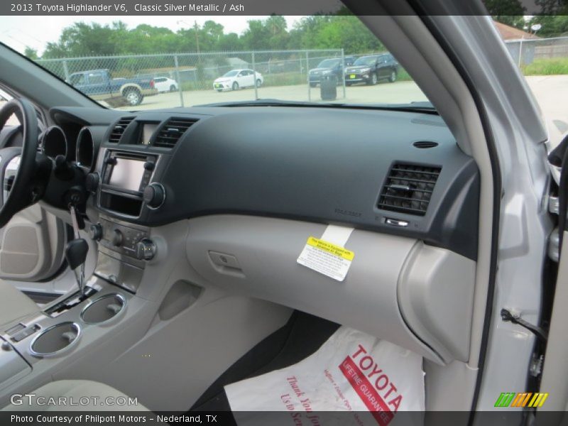 Classic Silver Metallic / Ash 2013 Toyota Highlander V6