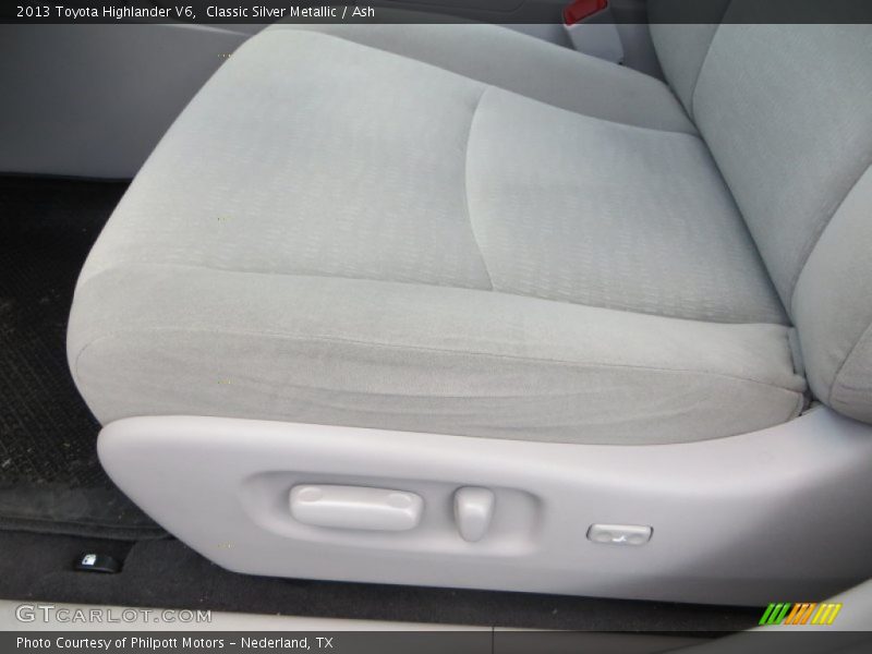 Classic Silver Metallic / Ash 2013 Toyota Highlander V6
