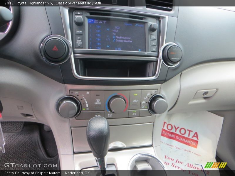 Classic Silver Metallic / Ash 2013 Toyota Highlander V6