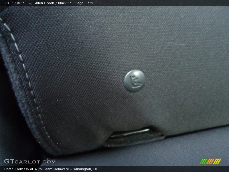 Alien Green / Black Soul Logo Cloth 2012 Kia Soul +