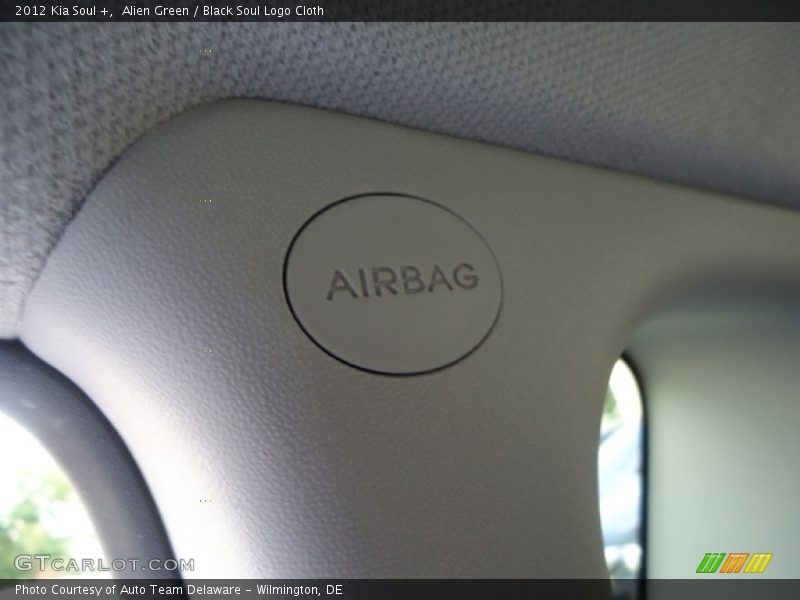 Alien Green / Black Soul Logo Cloth 2012 Kia Soul +