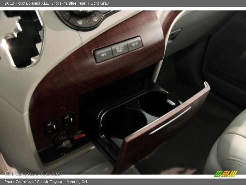 Shoreline Blue Pearl / Light Gray 2013 Toyota Sienna XLE