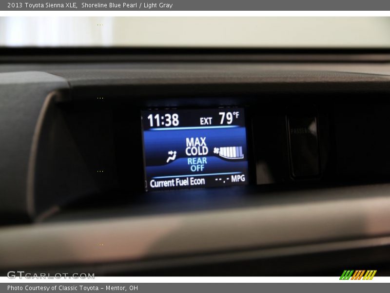 Shoreline Blue Pearl / Light Gray 2013 Toyota Sienna XLE
