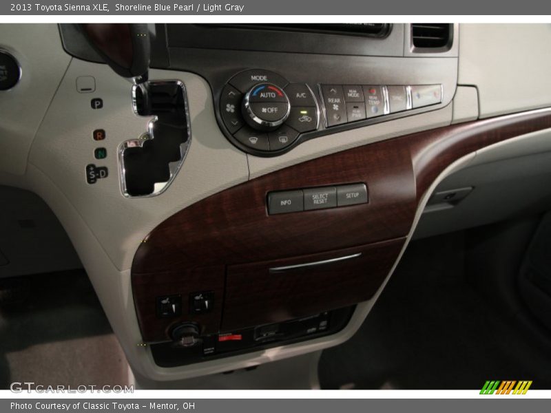 Shoreline Blue Pearl / Light Gray 2013 Toyota Sienna XLE