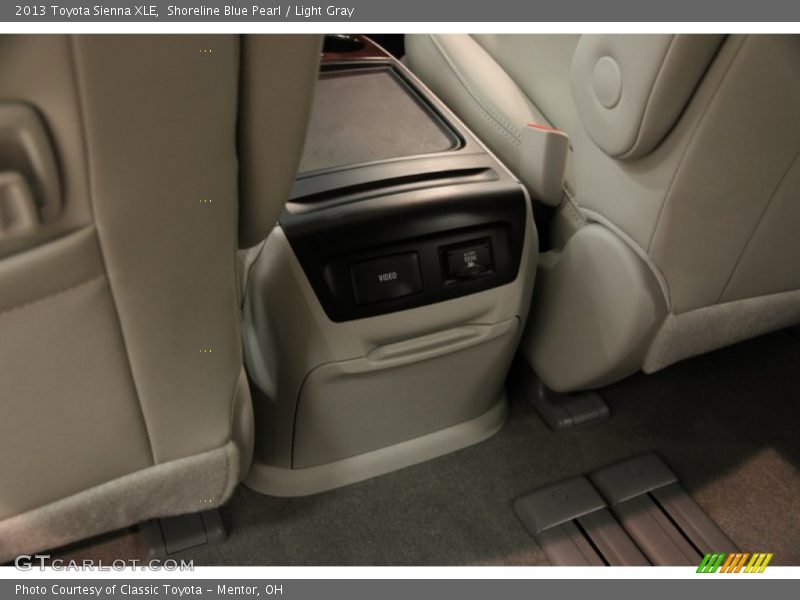 Shoreline Blue Pearl / Light Gray 2013 Toyota Sienna XLE