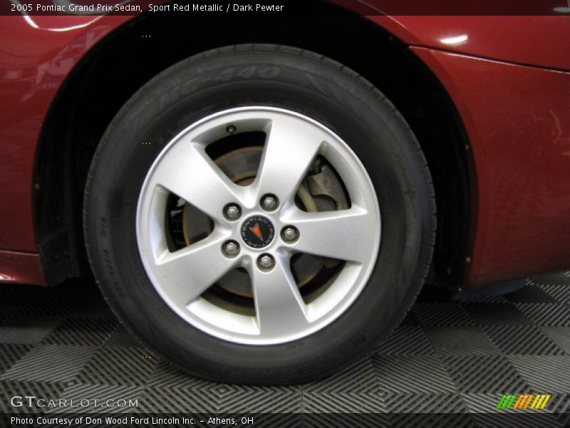 Sport Red Metallic / Dark Pewter 2005 Pontiac Grand Prix Sedan
