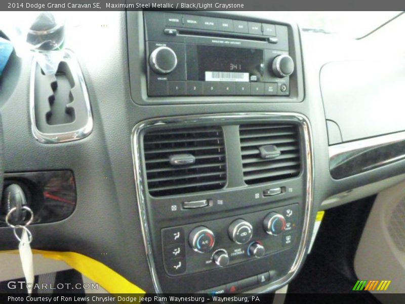 Maximum Steel Metallic / Black/Light Graystone 2014 Dodge Grand Caravan SE