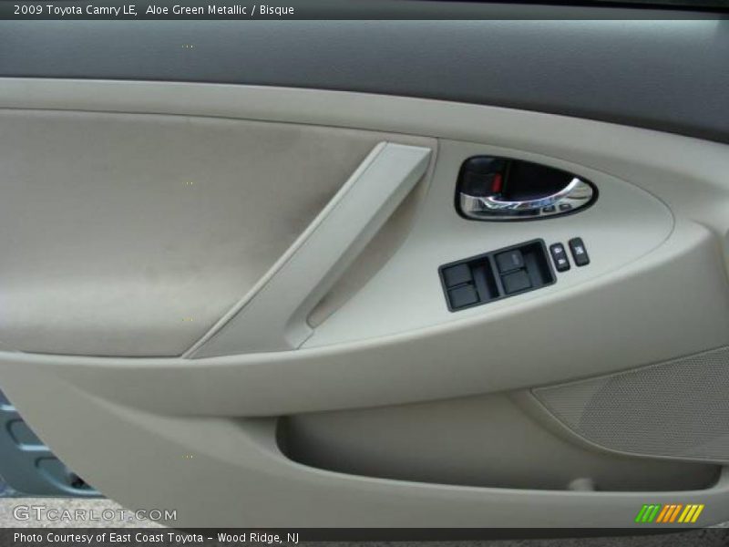 Aloe Green Metallic / Bisque 2009 Toyota Camry LE